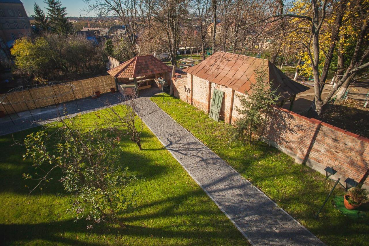 Boutique Hotel Villa P Uschhorod Exterior foto