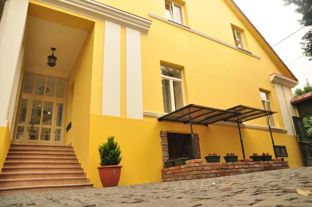 Boutique Hotel Villa P Uschhorod Exterior foto