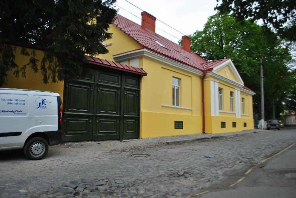 Boutique Hotel Villa P Uschhorod Exterior foto