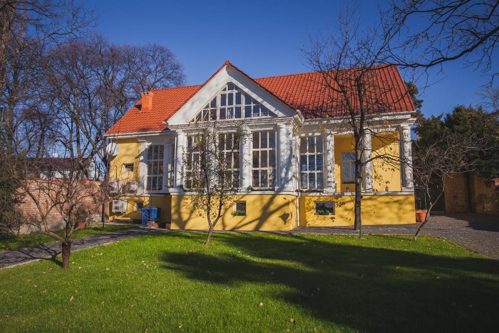 Boutique Hotel Villa P Uschhorod Exterior foto